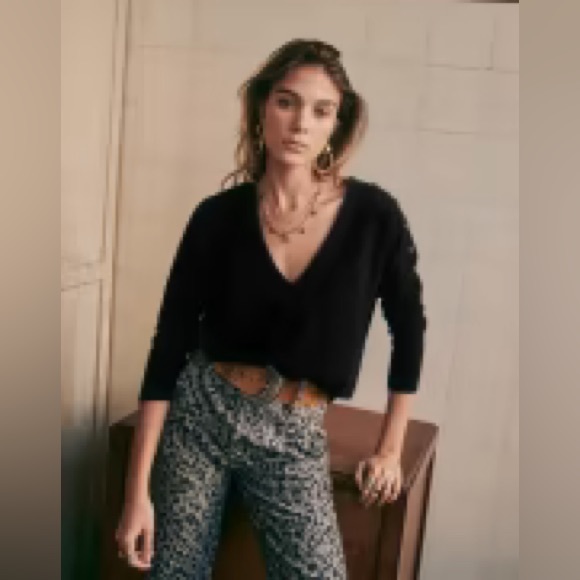 Sezane Curtis Cashmere - Picture 1 of 5